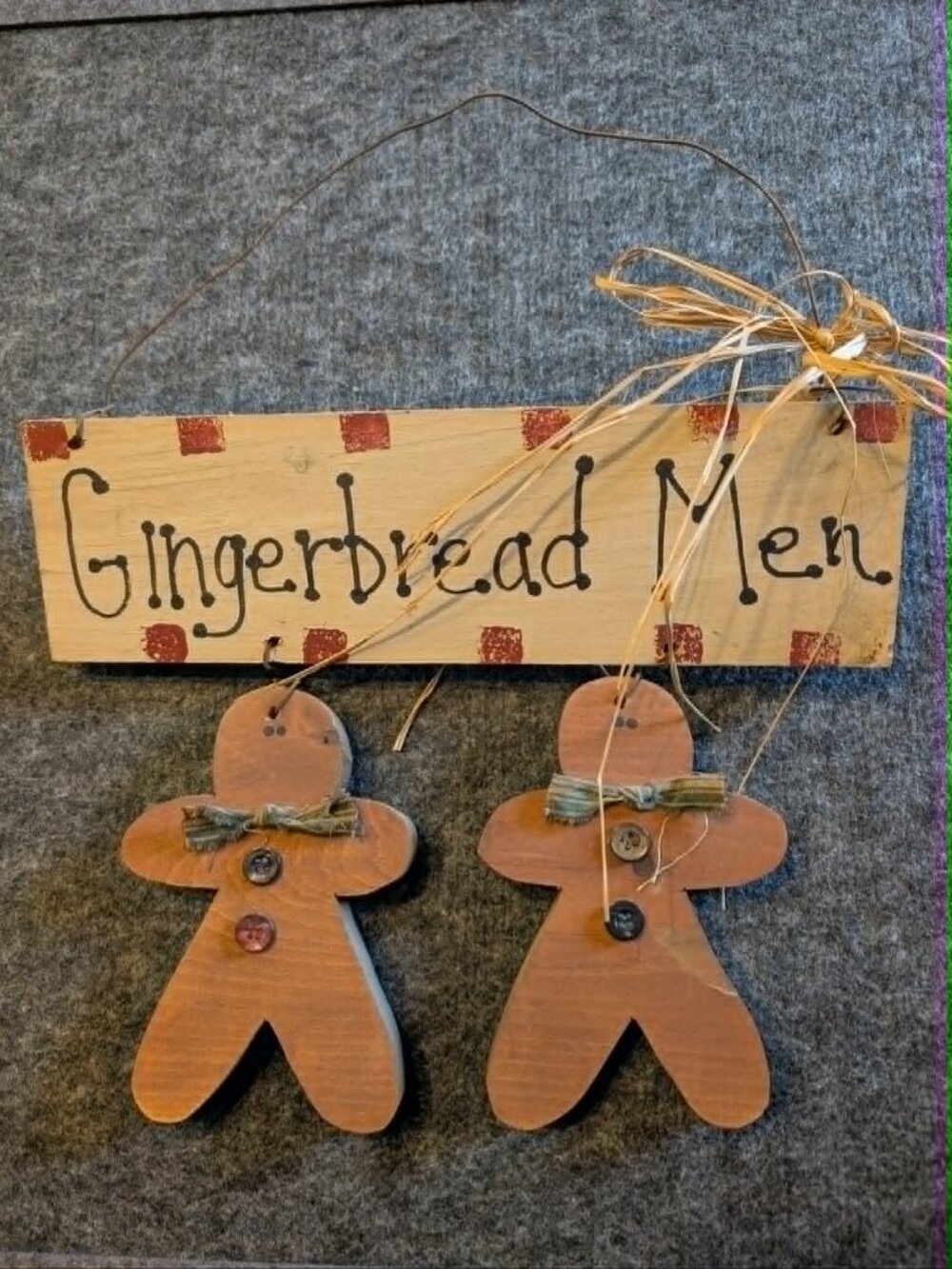 Primitive "Gingerbread Men" Wooden Wall Sign with Hanging Gingerbread Ornaments